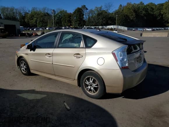 2010 Toyota Prius II with VIN JTDKN3DUXA0073371, listed as a Copart auction lot 84926605 with 182,557 mi miles and Clean title. Bid and sale history available at DreamBid. Image 2.