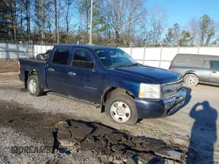 2011 Chevrolet Silverado 1500 LT z VIN 3GCPKSEA7BG330268, wystawiony jako IAAI lot #41253245 z przebiegiem 204 503 mil mil oraz . Historia ofert i sprzedaży dostępna na DreamBid. Obrazek 1.
