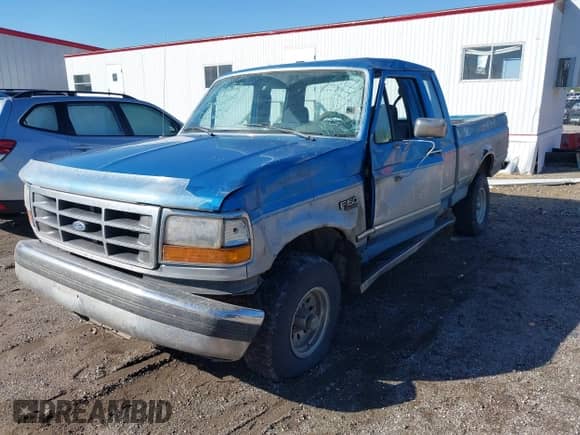 1992 Ford F-150 with VIN 1FTEX14H4NKB55797, listed as a IAAI auction lot 43392031 with 186,163 mi miles and . Bid and sale history available at DreamBid. Image 17.
