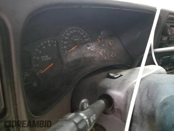 2004 Chevrolet Silverado 2500 LT с VIN 1GCGK23U24F106374, выставлен на аукционе Copart как лот 78864084 с пробегом Не указан миль и На запчасти • Non repairable. История ставок и продаж доступна на DreamBid. Изображение 9.