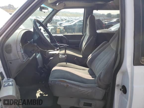 2001 Chevrolet Astro с VIN 1GNEL19W01B107234, выставлен на аукционе Copart как лот 64894784 с пробегом 190 292 миль миль и Чистый • Clean title. История ставок и продаж доступна на DreamBid. Изображение 7.