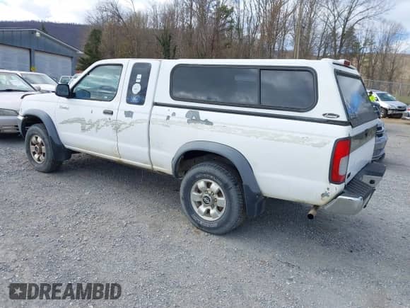 1998 Nissan Frontier XE z VIN 1N6DD26Y4WC361816, wystawiony jako IAAI lot #41783622 z przebiegiem 141 834 mil mil oraz . Historia ofert i sprzedaży dostępna na DreamBid. Obrazek 3.