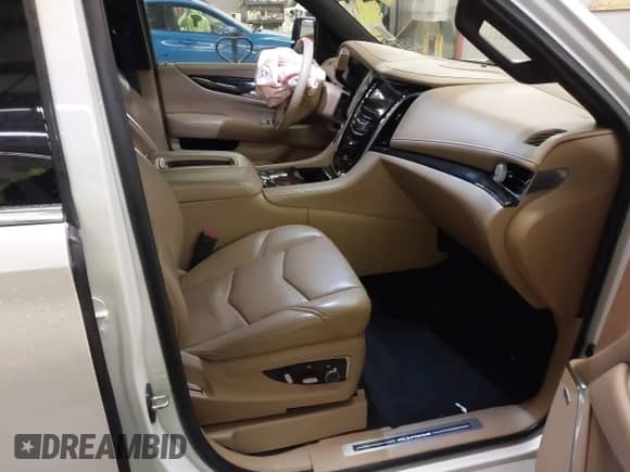 2018 Cadillac Escalade Platinum with VIN 1GYS4DKJ8JR199087, listed as a IAAI auction lot 42062074 with 97,751 mi miles and . Bid and sale history available at DreamBid. Image 5.