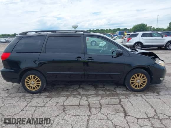 2010 Toyota Sienna XLE с VIN 5TDDK4CC6AS032037, выставлен на аукционе IAAI как лот 42860576 с пробегом 152 149 миль миль и . История ставок и продаж доступна на DreamBid. Изображение 13.