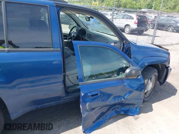 2006 Chevrolet TrailBlazer LS с VIN 1GNDT13S562138133, выставлен на аукционе IAAI как лот 42346597 с пробегом 122 510 миль миль и . История ставок и продаж доступна на DreamBid. Изображение 6.