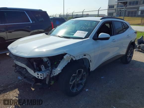 2024 Chevrolet Trax LT with VIN KL77LHE24RC167405, listed as a IAAI auction lot 43175950 with 29,116 mi miles and . Bid and sale history available at DreamBid. Image 17.