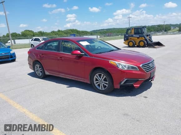 2016 Hyundai Sonata SE с VIN 5NPE24AF6GH417324, выставлен на аукционе IAAI как лот 42545919 с пробегом 125 450 миль миль и . История ставок и продаж доступна на DreamBid. Изображение 1.