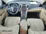 2009 Hyundai Sonata GLS с VIN 5NPET46C09H494110, выставлен на аукционе Copart как лот 65142405 с пробегом 84 890 миль миль и Списание • Salvage title. История ставок и продаж доступна на DreamBid. Изображение 8.