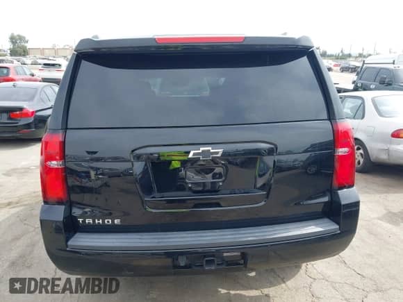 2019 Chevrolet Tahoe LT z VIN 1GNSKBKC9KR377051, wystawiony jako IAAI lot #43081327 z przebiegiem 62 665 mil mil oraz . Historia ofert i sprzedaży dostępna na DreamBid. Obrazek 16.