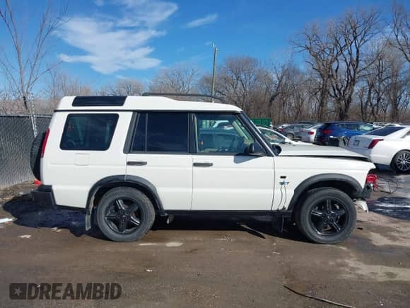 2000 Land Rover Discovery Cloth с VIN SALTY1546YA247075, выставлен на аукционе IAAI как лот 41650529 с пробегом 140 039 миль миль и . История ставок и продаж доступна на DreamBid. Изображение 13.