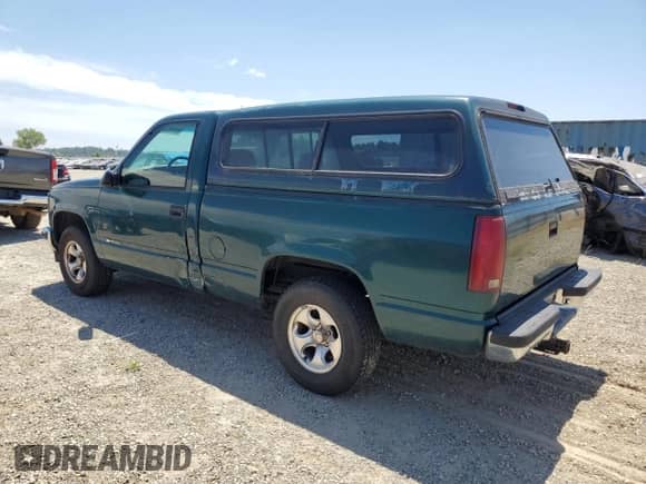 1997 Chevrolet Silverado 1500 with VIN 1GCEC14R8VZ156009, listed as a Copart auction lot 63702905 with 226,645 mi miles and Clean title. Bid and sale history available at DreamBid. Image 2.