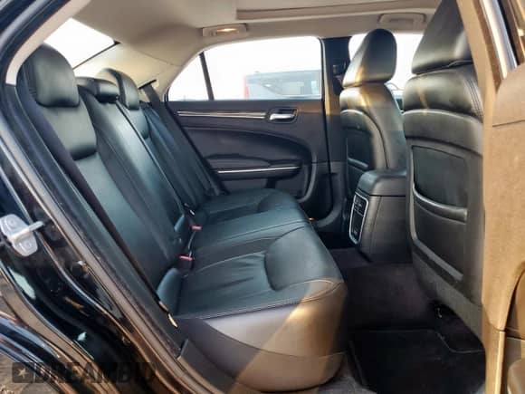 2018 Chrysler 300 Touring L с VIN 2C3CCAAG1JH204023, выставлен на аукционе Copart как лот 70020735 с пробегом 68 827 миль миль и Списание • Salvage title. История ставок и продаж доступна на DreamBid. Изображение 11.