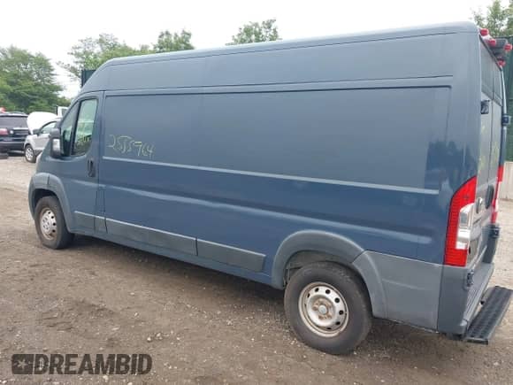 2018 Ram ProMaster Cargo z VIN 3C6TRVDG2JE161358, wystawiony jako IAAI lot #42462742 z przebiegiem Nie podano mil oraz . Historia ofert i sprzedaży dostępna na DreamBid. Obrazek 3.