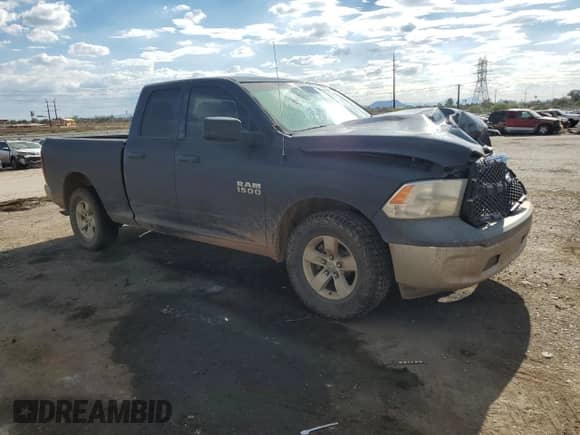 2018 Ram 1500 Tradesman z VIN 1C6RR6FG5JS266003, wystawiony jako Copart lot #68441575 z przebiegiem 125 554 mil mil oraz Szkoda całkowita • Salvage title. Historia ofert i sprzedaży dostępna na DreamBid. Obrazek 4.