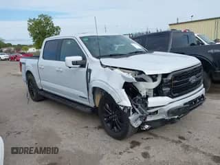 2025 Ford F-150 Lariat с VIN 1FTFW5LD8SFB71812, выставлен на аукционе IAAI как лот 43146033 с пробегом 1 904 миль миль и . История ставок и продаж доступна на DreamBid. Изображение 1.
