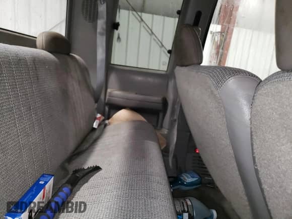 1998 Chevrolet Silverado 2500 с VIN 1GCGK29R2WE123218, выставлен на аукционе Copart как лот 45035105 с пробегом 190 034 миль миль и Списание • Salvage title. История ставок и продаж доступна на DreamBid. Изображение 10.