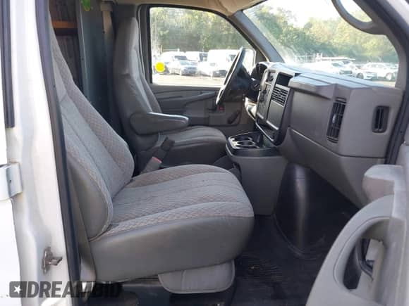 2007 Chevrolet Express Cargo с VIN 1GCHG35V271144142, выставлен на аукционе IAAI как лот 43320304 с пробегом 178 698 миль миль и . История ставок и продаж доступна на DreamBid. Изображение 5.