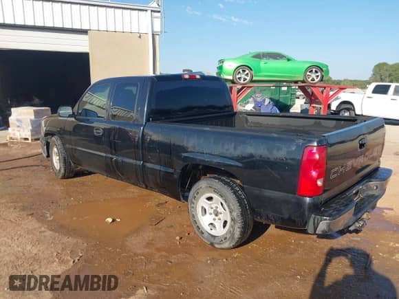 2005 Chevrolet Silverado 1500 LS with VIN 2GCEC19TX51276553, listed as a IAAI auction lot 43365837 with 304,626 mi miles and . Bid and sale history available at DreamBid. Image 3.