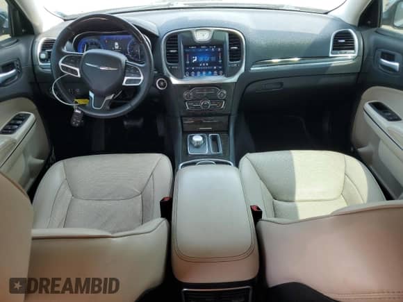 2017 Chrysler 300 C с VIN 2C3CCAKG2HH565642, выставлен на аукционе Copart как лот 67432625 с пробегом 127 405 миль миль и Списание • Salvage title. История ставок и продаж доступна на DreamBid. Изображение 8.