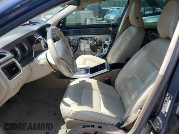 2012 Volvo XC70 3.2L with VIN YV4940BZ8C1141790, listed as a Copart auction lot 68094335 with 261,979 mi miles and Salvage title. Bid and sale history available at DreamBid. Image 7.