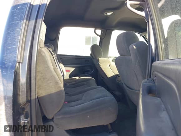 2004 Chevrolet Silverado 2500 LT with VIN 1GCGC23UX4F155545, listed as a IAAI auction lot 41521553 with 149,047 mi miles and . Bid and sale history available at DreamBid. Image 8.