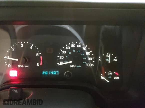 2000 Jeep Wrangler Sport z VIN 1J4FA49S7YP735946, wystawiony jako Copart lot #68370665 z przebiegiem 201 407 mil mil oraz Szkoda całkowita • Salvage title. Historia ofert i sprzedaży dostępna na DreamBid. Obrazek 9.