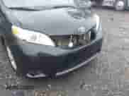 2012 Toyota Sienna LE AAS с VIN 5TDKK3DC0CS277578, выставлен на аукционе IAAI как лот 43340372 с пробегом 257 614 миль миль и . История ставок и продаж доступна на DreamBid. Изображение 6.