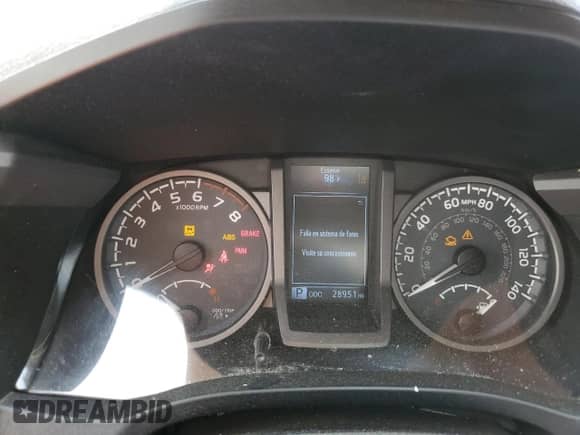 2018 Toyota Tacoma SR5 with VIN 5TFRZ5CN5JX059250, listed as a Copart auction lot 64448425 with 28,951 mi miles and Salvage title. Bid and sale history available at DreamBid. Image 9.