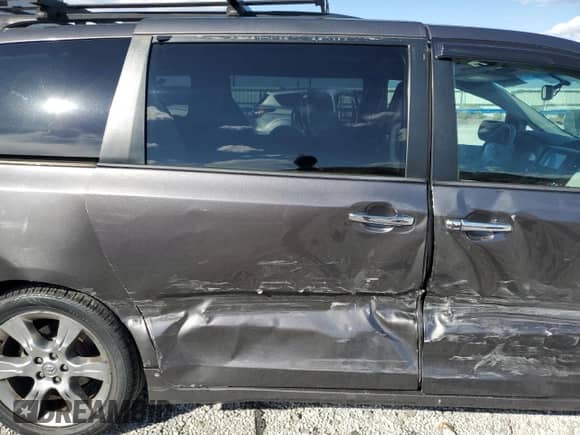 2013 Toyota Sienna SE with VIN 5TDXK3DC1DS298897, listed as a Copart auction lot 71516545 with 177,991 mi miles and Salvage title. Bid and sale history available at DreamBid. Image 11.