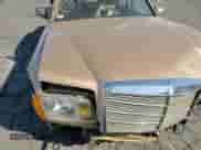 1983 Mercedes-Benz 300 SD с VIN WDBCB20A3DB041985, выставлен на аукционе Copart как лот 64518952 с пробегом 113 864 миль миль и Списание • Salvage title. История ставок и продаж доступна на DreamBid. Изображение 11.