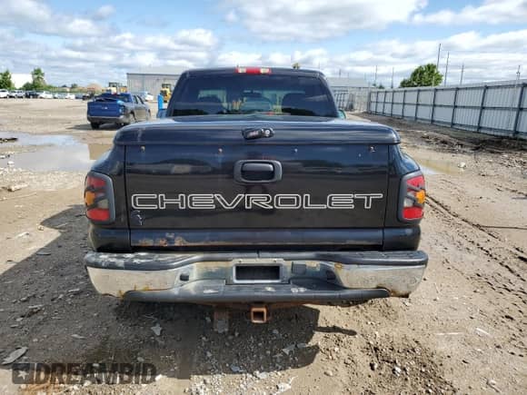 2002 Chevrolet Silverado 1500 LS with VIN 1GCEC14V92Z319968, listed as a Copart auction lot 62374295 with 236,549 mi miles and Clean title. Bid and sale history available at DreamBid. Image 6.