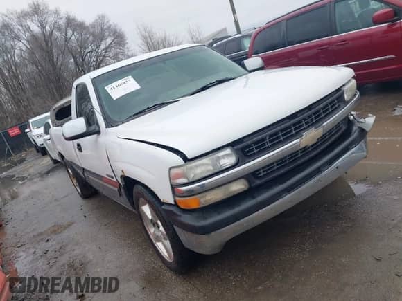 2000 Chevrolet Silverado 1500 with VIN 1GCEC14W0YE199633, listed as a IAAI auction lot 41465837 with 241,159 mi miles and . Bid and sale history available at DreamBid. Image 1.