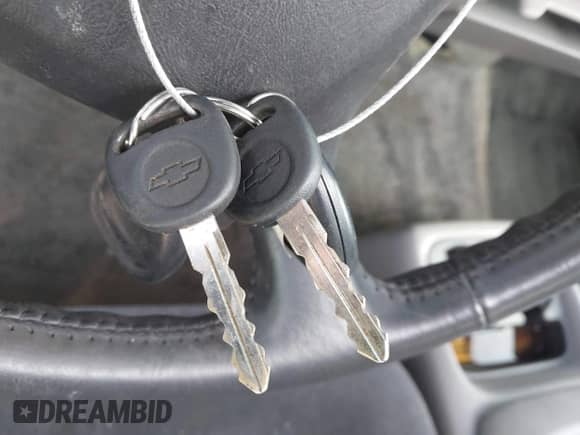 2002 Chevrolet Suburban LS z VIN 1GNFK16Z02J222591, wystawiony jako IAAI lot #41791272 z przebiegiem 238 475 mil mil oraz . Historia ofert i sprzedaży dostępna na DreamBid. Obrazek 11.