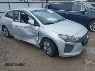 2018 Hyundai Ioniq Blue с VIN KMHC65LC4JU100168, выставлен на аукционе IAAI как лот 43297589 с пробегом 104 412 миль миль и . История ставок и продаж доступна на DreamBid. Изображение 1.