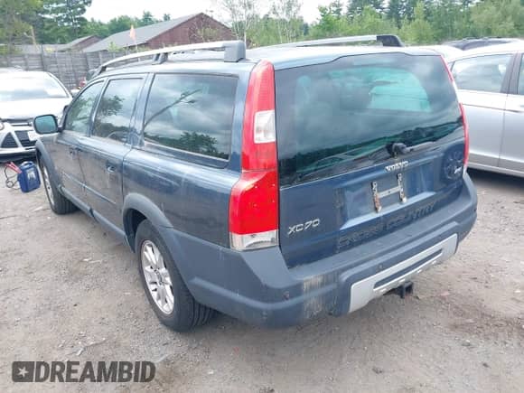 2007 Volvo XC70 with VIN YV4SZ592371258059, listed as a IAAI auction lot 42629411 with 145,008 mi miles and . Bid and sale history available at DreamBid. Image 3.