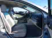 2013 Toyota Camry LE z VIN 4T1BD1FK8DU086213, wystawiony jako IAAI lot #43007894 z przebiegiem 88 970 mil mil oraz . Historia ofert i sprzedaży dostępna na DreamBid. Obrazek 5.