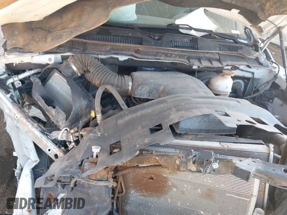 2020 Ram 1500 Tradesman z VIN 3C6RR7KG8LG253820, wystawiony jako IAAI lot #42830659 z przebiegiem 136 913 mil mil oraz . Historia ofert i sprzedaży dostępna na DreamBid. Obrazek 10.