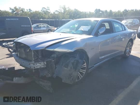 2013 Dodge Charger SE z VIN 2C3CDXBG1DH660333, wystawiony jako IAAI lot #43417540 z przebiegiem 227 145 mil mil oraz . Historia ofert i sprzedaży dostępna na DreamBid. Obrazek 2.