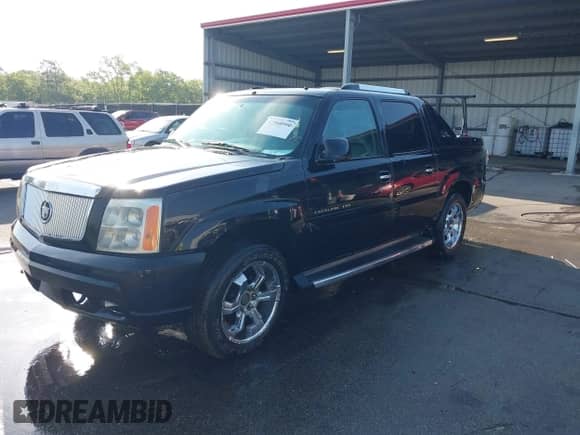 2002 Cadillac Escalade EXT with VIN 3GYEK63NX2G268265, listed as a IAAI auction lot 41960900 with 266,320 mi miles and . Bid and sale history available at DreamBid. Image 2.