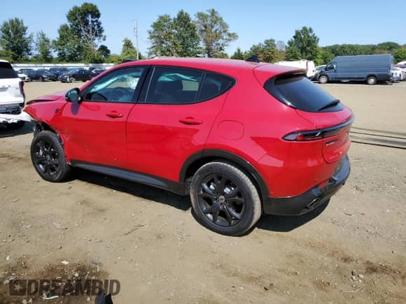 2024 Dodge Hornet R/T with VIN ZACPDFCW4R3A24211, listed as a Copart auction lot 71443674 with 5,910 mi miles and Salvage title. Bid and sale history available at DreamBid. Image 2.