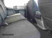 2018 Ford F-150 XL z VIN 1FTEW1E55JFA27725, wystawiony jako IAAI lot #43219314 z przebiegiem 121 282 mil mil oraz . Historia ofert i sprzedaży dostępna na DreamBid. Obrazek 8.