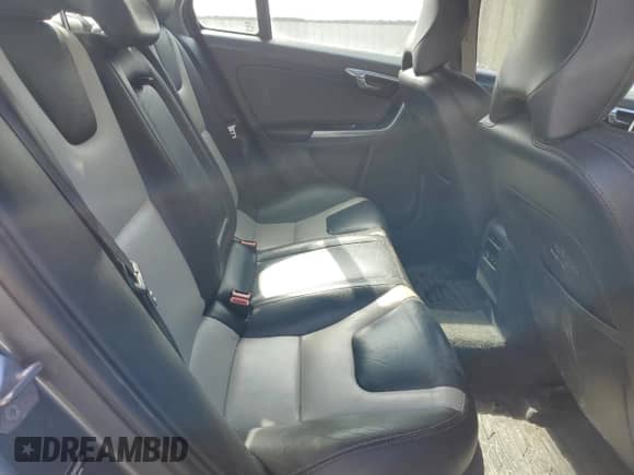 2016 Volvo S60 T5 Platinum с VIN YV4612UM2G2001288, выставлен на аукционе Copart как лот 46215315 с пробегом 124 728 миль миль и Списание • Salvage title. История ставок и продаж доступна на DreamBid. Изображение 10.