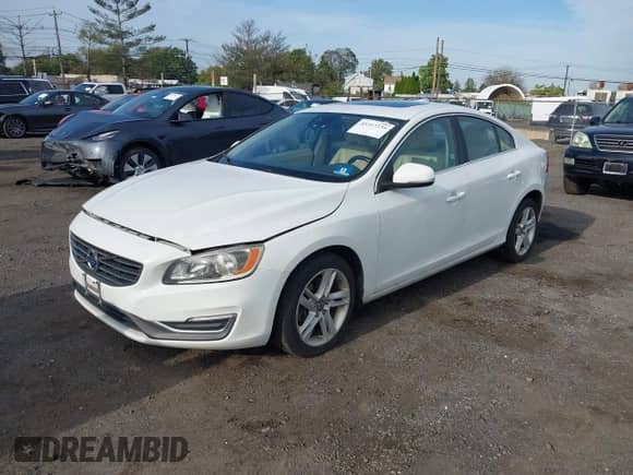 2014 Volvo S60 T5 с VIN YV1612FH2E2292076, выставлен на аукционе IAAI как лот 43317234 с пробегом 140 865 миль миль и . История ставок и продаж доступна на DreamBid. Изображение 2.