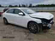 2017 Volvo S60 Inscription Platinum с VIN LYV402TMXHB126229, выставлен на аукционе Copart как лот 80331105 с пробегом 60 234 миль миль и Списание • Salvage title. История ставок и продаж доступна на DreamBid. Изображение 4.