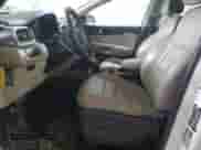 2016 Kia Sorento EX z VIN 5XYPHDA19GG019382, wystawiony jako Copart lot #82749575 z przebiegiem 105 825 mil mil oraz Czysty tytuł • Clean title. Historia ofert i sprzedaży dostępna na DreamBid. Obrazek 7.