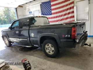 2005 Chevrolet Silverado 1500 Z71 z VIN 2GCEK19B051178951, wystawiony jako Copart lot #84414315 z przebiegiem 179 984 mil mil oraz Czysty tytuł • Clean title. Historia ofert i sprzedaży dostępna na DreamBid. Obrazek 2.