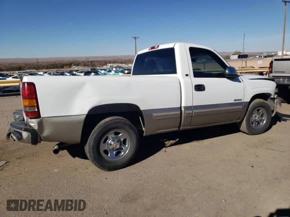 2002 Chevrolet Silverado 1500 LS with VIN 1GCEC14V22Z148691, listed as a Copart auction lot 80872654 with 226,546 mi miles and Salvage title. Bid and sale history available at DreamBid. Image 3.