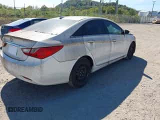 2011 Hyundai Sonata GLS z VIN 5NPEB4AC4BH298185, wystawiony jako IAAI lot #43372163 z przebiegiem 153 907 mil mil oraz . Historia ofert i sprzedaży dostępna na DreamBid. Obrazek 4.