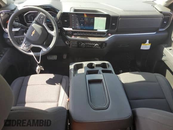 2025 Chevrolet Silverado 2500HD LT z VIN 1GC1KNEYXSF333526, wystawiony jako Copart lot #71401295 z przebiegiem 6 924 mil mil oraz Czysty tytuł • Clean title. Historia ofert i sprzedaży dostępna na DreamBid. Obrazek 8.