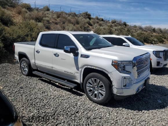 2021 GMC Sierra 1500 Denali z VIN 3GTU9FEL5MG317982, wystawiony jako Copart lot #68023805 z przebiegiem 91 345 mil mil oraz Szkoda całkowita • Salvage title. Historia ofert i sprzedaży dostępna na DreamBid. Obrazek 4.